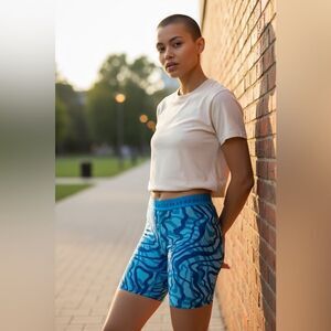 EUC Under Armour Women’s Blue 8” Bike Athletic Workout Shorts - Size M